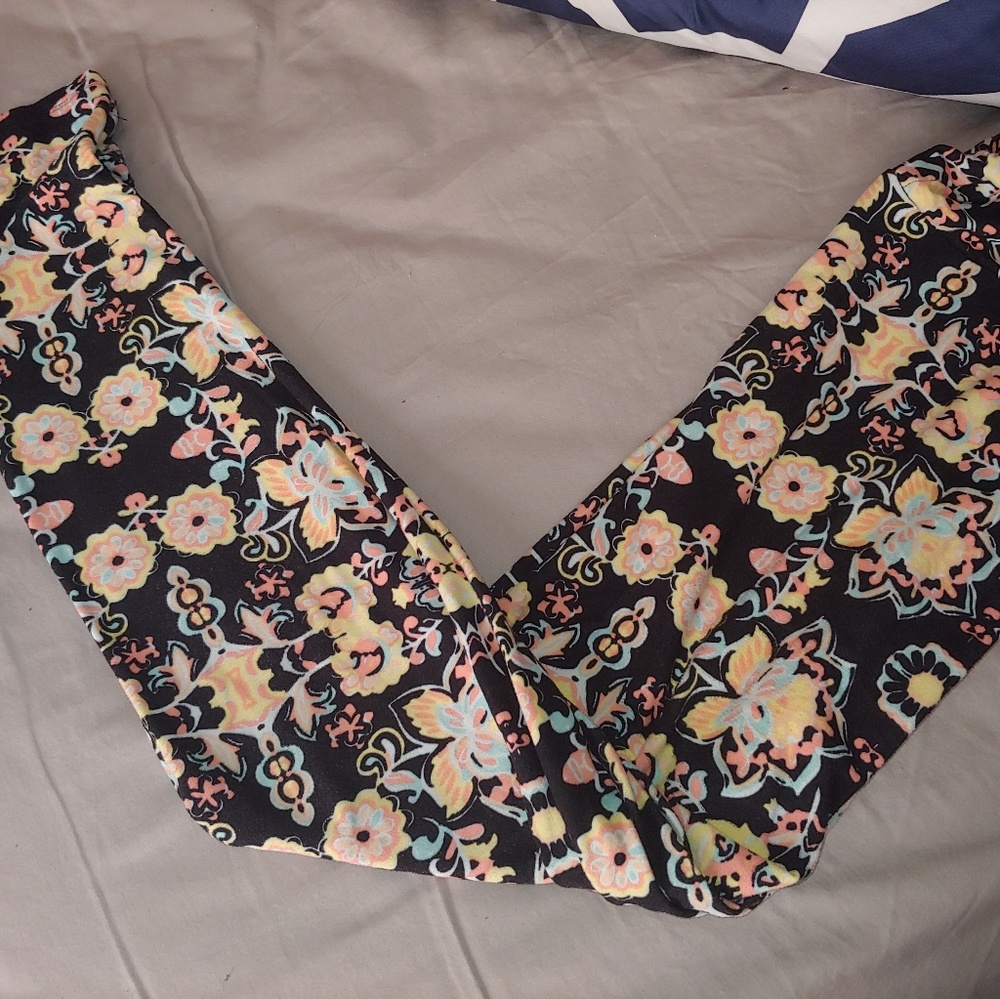 Floral lularoe leggings
